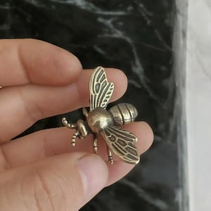 Solid Bee Ornaments - Handcrafted Childlike Decorations, Unique Office & Study Gifts, Cute Bee Figurines for Home Decor