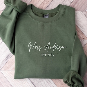 Custom Mrs Sweatshirt, Mrs Last Name Sweatshirt, Bride Personalized Sweatshirt, Wifey Sweatshirt, Bride Sweatshirt, Mrs Custom, Future Mrs