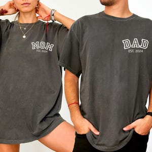 Custom Mom Dad Comfort Colors® T-shirt, Personalized Mama & Dad Pocket Shirt, Pregnancy Announcement Tee, Matching Parents Outfit Gifts