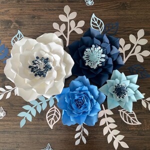 Blue & white paper flowers  wedding backdrop graduation party decor anniversary backdrop flowers party Flores de papel/ Nursery Room Decor