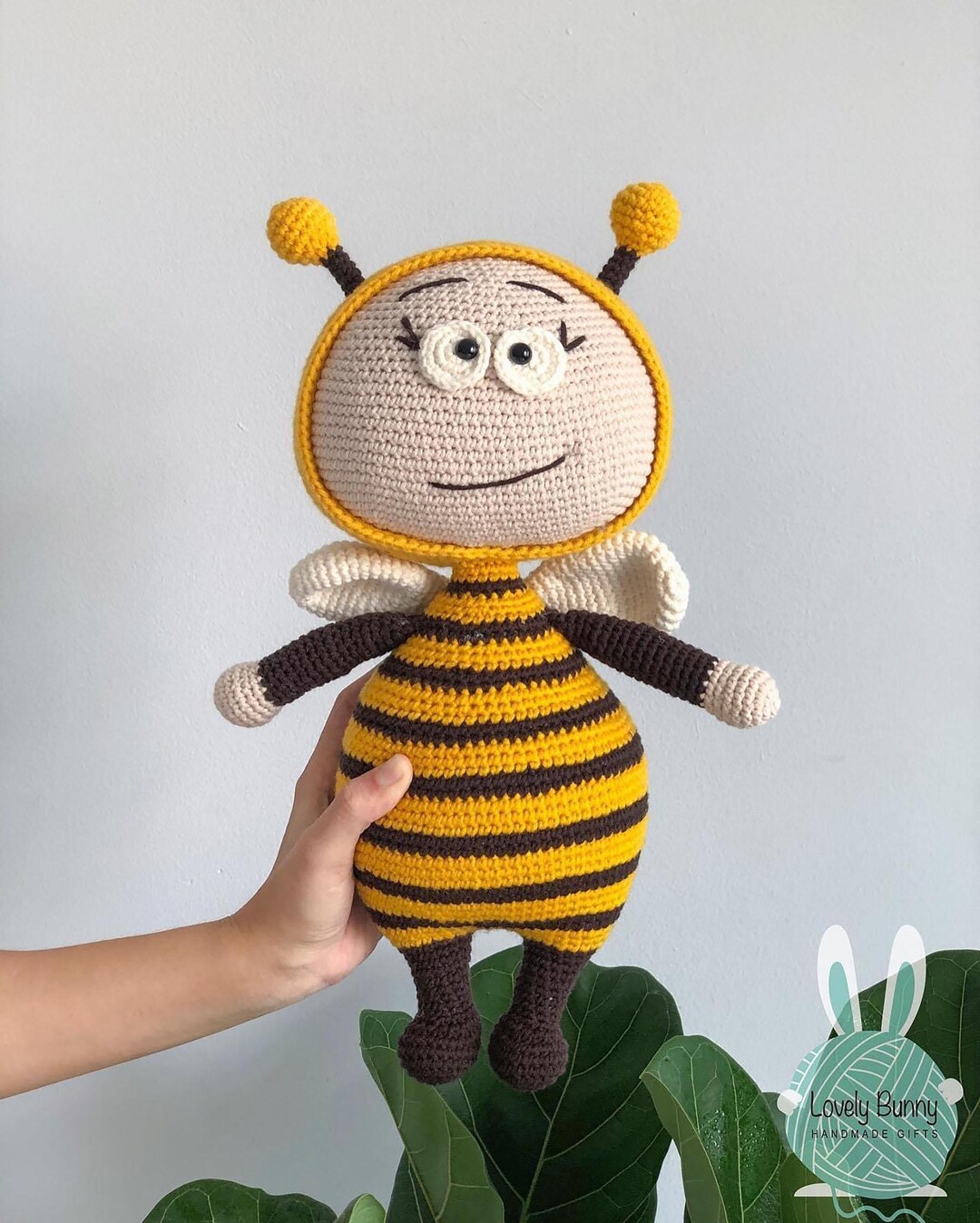 Lovely Little Bee Knitting Pattern - Etsy