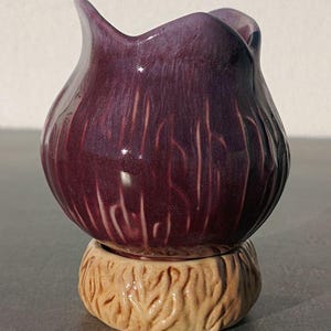 Flower pot in the shape of an onion