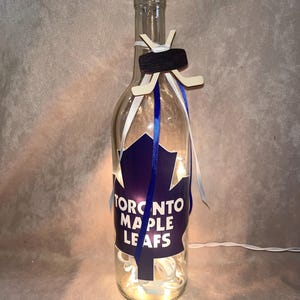 Botella de vino iluminada de los Toronto Maple Leafs
