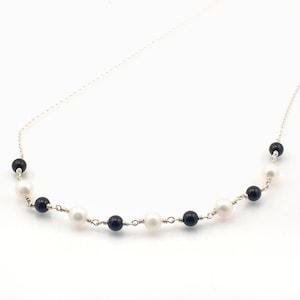 White pearl + black onyx necklace, freshwater pearls, black gemstone, modern, graphic, classic necklace, office wear, handmade, layering