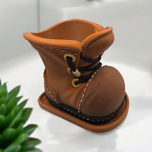 Hand-Painted Boot Planter – Rustic Charm for Your Plants