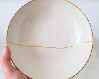 Ivory Wall Plate 21 cm, Ceramic Decor, Minimal Elegant Gift, Meaningful Gift, Symbol of Imperfection and Transformation