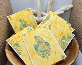 Juego de tarjetas artesanales amarillas