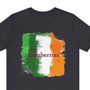 Cranberrys Grafik T-Shirt, Retro irische Flagge Shirt, lässiges Unisex T-Shirt, Musik Liebhaber Geschenk, Irland Stolz Kleidung
