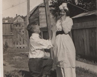 Vernacular Photo "The Proposal" Original Snapshot