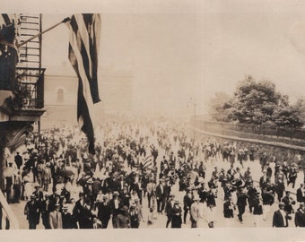 Found Photo "The Crowd" Original Vintage Snapshot