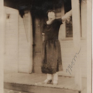 Found Photo &quot;Mom&quot; Original Vintage Snapshot