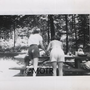 Vernacular Photo &quot;Joan and Barbara&#39;s Rears&quot; Original Snapshot