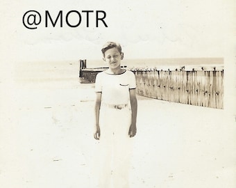 Found Photo Robert Thom Always Blends In Original Vernacular Snapshot