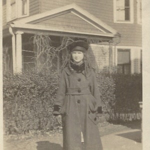 Vintage Photo The Girl with the Ringlets Original Snapshot