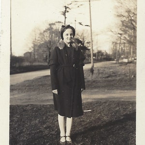 Found Photo Pretty Girl in the Yard Original Vernacular