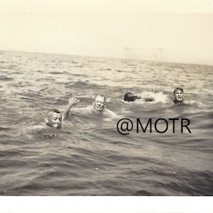 Vernacular Photo Tiny Heads in the Ocean Original Snapshot