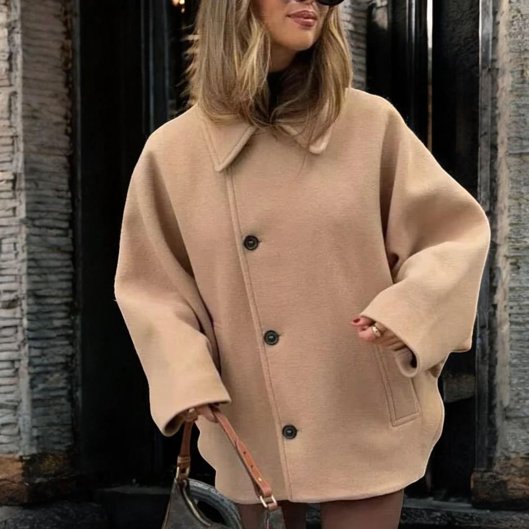 Jasmine Coat Woman in Mixed Wool – Oversize Winter Jacket with Minimalist Design & Large Pockets