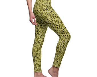 Crocodile Pattern Yoga Leggings, Seamless Pattern, Women Casual Pants, Black White Fitness Tights