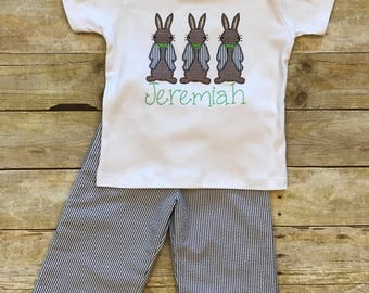 Gingham shorts or pants and appliqué shirt of your choice.
