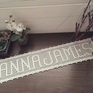 Tapete de crochet personalizado con nombre. Nombre, apellido, letra o palabra personalizados. Decoración para bodas. Regalos de aniversario y cumpleaños. Regalo tejido como reliquia familiar.