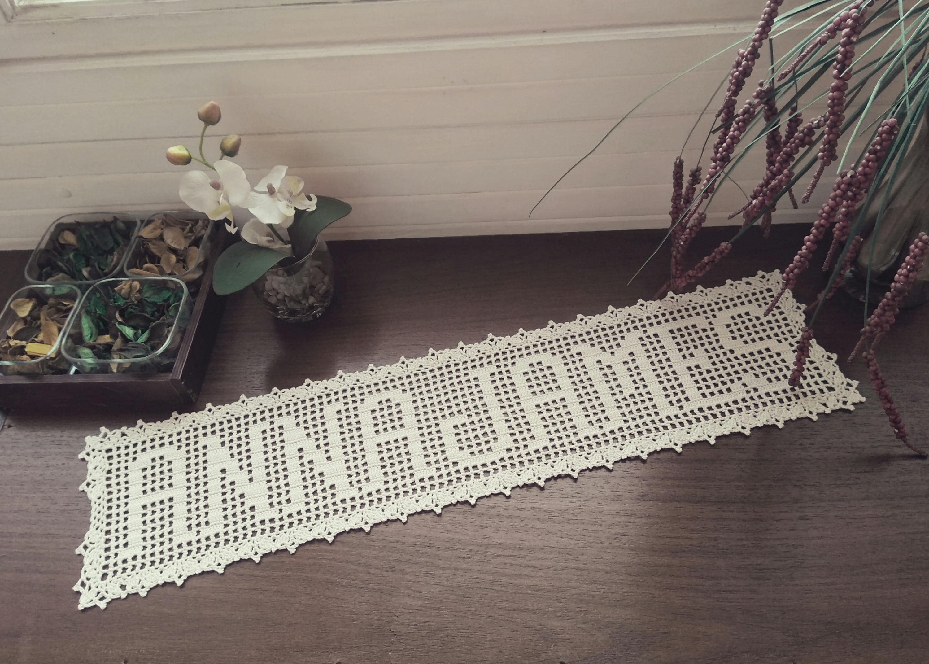 Tapete de crochet personalizado con nombre. Nombre, apellido, letra o palabra personalizados. Decoración para bodas. Regalos de aniversario y cumpleaños. Regalo tejido como reliquia familiar.