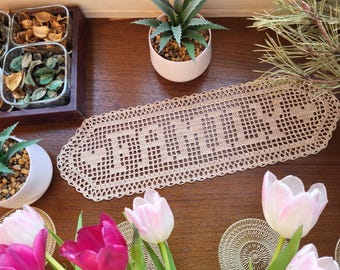 Tapete de crochet personalizado con nombre. Nombre, apellido, letra o palabra personalizados. Regalos de boda, aniversario o cumpleaños. Tejido *Regalo de reliquia familiar.