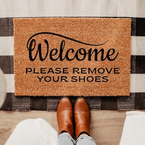 Welcome Please Remove Your Shoes Doormat, Front Porch Decor, Funny Doormat, Welcome Mat, Lose the Shoes, Home Decor, Front Door Mat