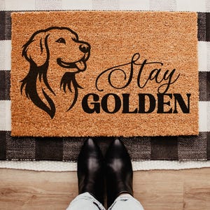 Stay Golden Doormat, Golden Retriever Welcome Mat, Dog Lover Gift Idea, Housewarming Gift for Dog Owners, Funny Dog Entryway Rug