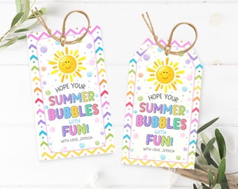 Puede incluir: Dos etiquetas de regalo rectangulares con una alegre ilustración de sol y el texto "Hope Your Summer Bubbles With Fun!" en letras coloridas. Las etiquetas tienen un borde decorativo y están atadas con hilo.