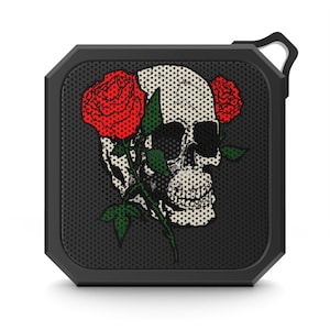 Altavoz Bluetooth con forma de calavera y rosa roja, sistema de sonido portátil, altavoz para exteriores, accesorio para amantes de la música, ideal para fiestas de Halloween.