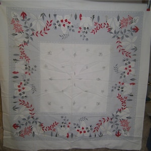 1950s PRINT KITCHEN TABLECLOTH - Red & Grey Leaves