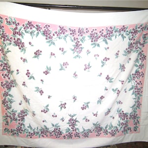 1950s PRINT KITCHEN TABLECLOTH - Grape Harvest