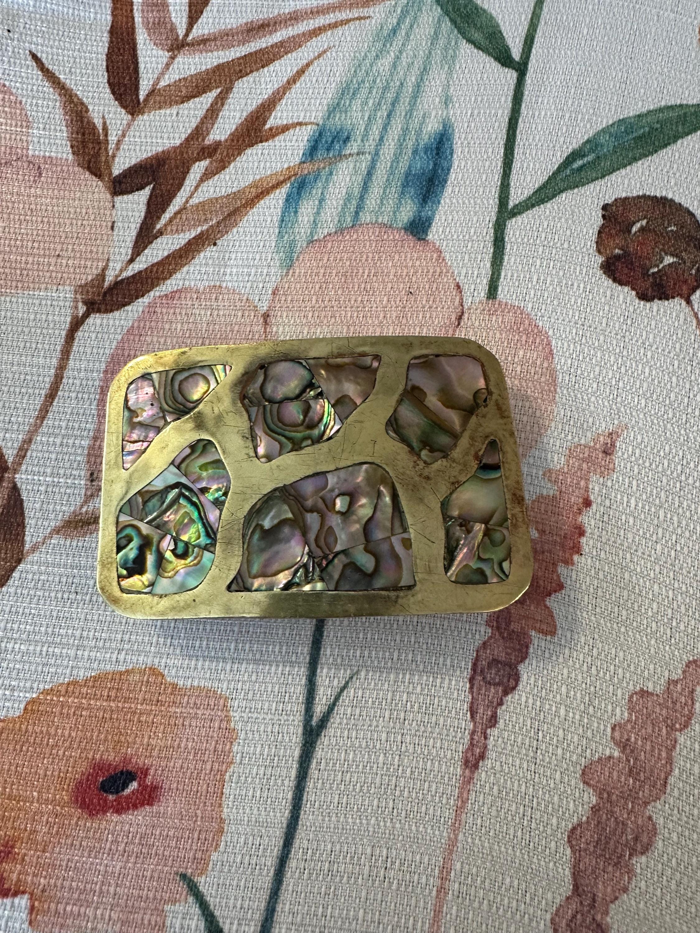 Western Silver Tone Oval Belt Buckle Iridescent Abalone Shell Floral Scalloped Abalone Belt Buckle | eBay main image 2