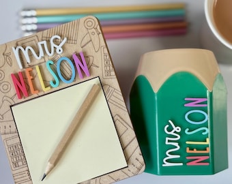 Personalized Teacher Gift Set – Rainbow Name Pen Pot & Post-it Holder