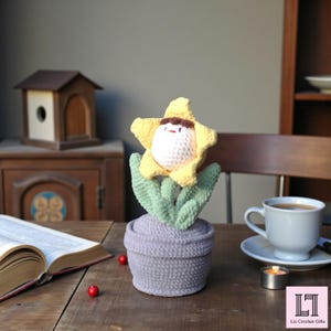 Crochet Flower in Pot, Handmade Smiling Amigurumi Flower, Desk Decor, Plush Yarn Plant Gift