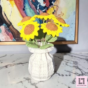 Crochet Sunflower Bouquet in Vase, Handmade Flower Decor, Amigurumi Plant, Desk & Decor
