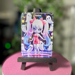 Cartão Chibi colecionável Lumina TinyVerse – Personagem original Ghost Girl por EvesCollective
