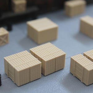 N-Scale 8ft and 12ft Lumber Stacks - 16 Pieces - Lumber Yard and Crates - Printing Cubed
