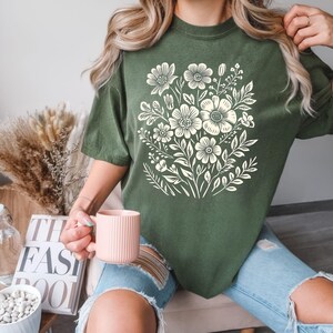 Vintage Boho Flowers Shirt, Flower Graphic Shirt, Trendy Floral Shirt, Botanical Floral Tee, Flower Shirt| Nature Lover Shirt| Garden Lover
