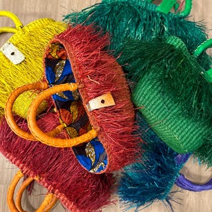 Bolso de playa colorido, bolso de mano con flecos de rafia, bolso de canasta tejida, bolso de vacaciones, bolso llamativo, bolso de verano de ratán, bolso de canasta de mimbre