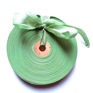 Ruban tissé anglais vintage des années 30 et 40 - stock modistes - magnifique lys vert de 5/8 pouces