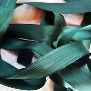 Vintage 40er Jahre französisches Rayon Moire Band 7/8 inch Hunter Green