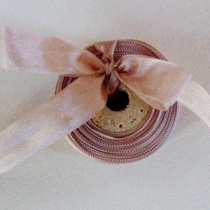 Ruban tissé français vintage des années 30 et 40 - Stock de modistes - 5/8 pouces magnifique taupe rose beige