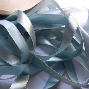 Vintage 1940er Französisches Satinband 30/40 cm -Milliners Stock- Blau