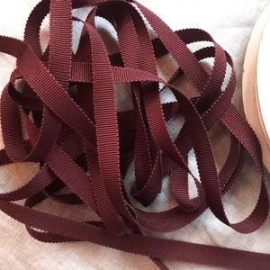 Nastro vintage in grosgrain di seta francese Petersham degli anni '30-'40, 3/8 pollici, marrone sequoia