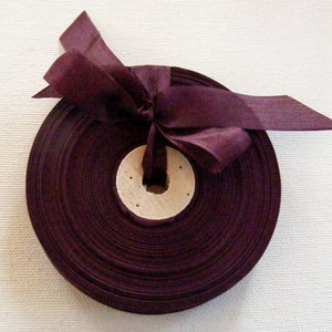 Ruban tissé français vintage des années 30 et 40 - Stock de modistes - Magnifique cabernet 5/8 pouces