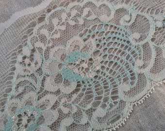 Vintage 1940's 3 3/4 Inch French Cream Seafoam Netting Lace