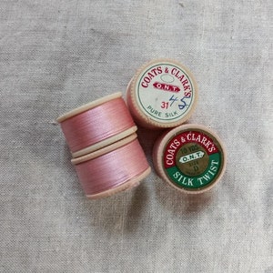 Antico cappotto anni '30-'40 in pura seta con ricamo a occhiello in seta, bobina da 10 iarde, colore rosa 31