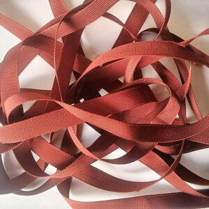 vintage 1930's-40's Français Silk Grosgrain Ruban Milliners Stock 1 pouce Bright Rust