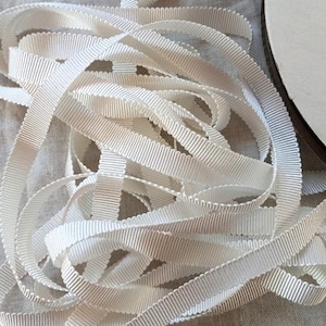 Nastro vintage in grosgrain di seta francese Petersham degli anni '30-'40, 3/8 pollici, avorio morbido